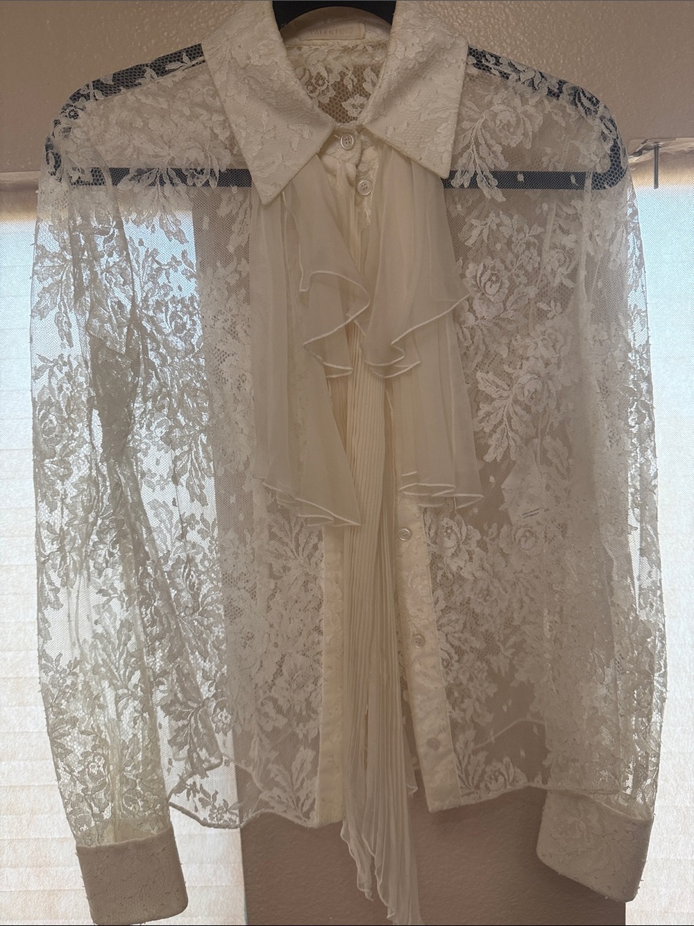 Valentino Cream Lace Floral Blouse - Picture 4 of 11